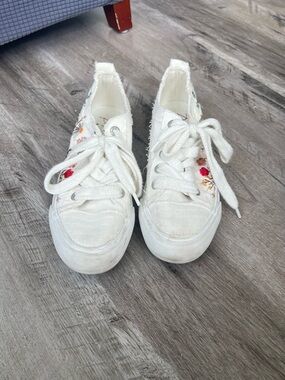 Blowfish Malibu Sneakers with Floral Embroidery